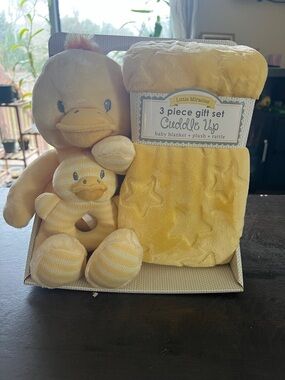 Little Miracles Yellow Duck 3-Piece Cuddle Up Gift Set